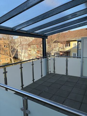 Ideal für Familien! Helle Wohnung mit guter Verkehrsanbindung - Photo 2