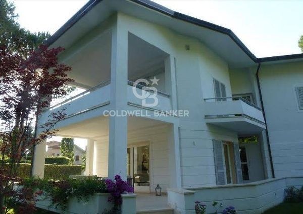 via sant elme, 12, Forte dei Marmi, Tuscany 55042