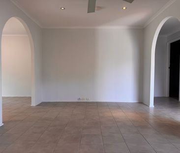 RENOVATED 3 BEDROOM HOUSE - Photo 4