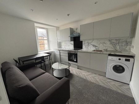 3 bedroom flat to rent - Photo 5