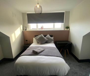 1 bedroom in a house share to rent - Photo 3