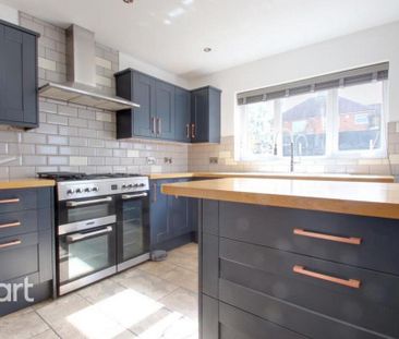 3 bedroom semi-detached house to rent - Photo 2