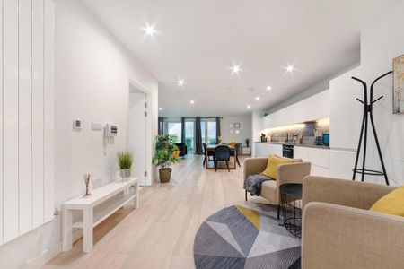 3 bedroom flat to rent - Photo 5