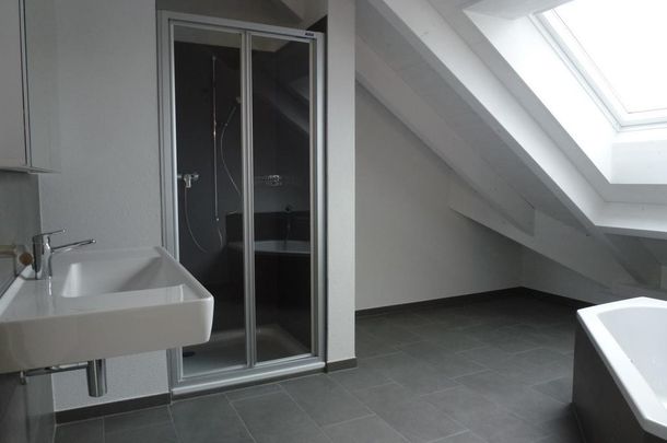 Moderne und helle 3.5 Zimmerwohnung - Photo 1
