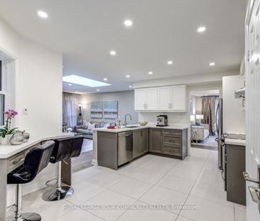 For Lease - 161 Heathwood Heights Drive, Aurora, Ontario - Photo 1