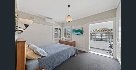 Stunning Semi Boasts Immense Charm and Casual Elegance - Photo 3