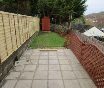 3 bed Terraced - To Let - Photo 6