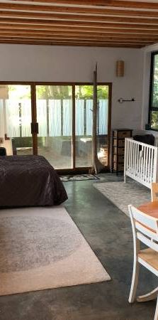 Fully Furnished Studio - close to everything - Photo 1