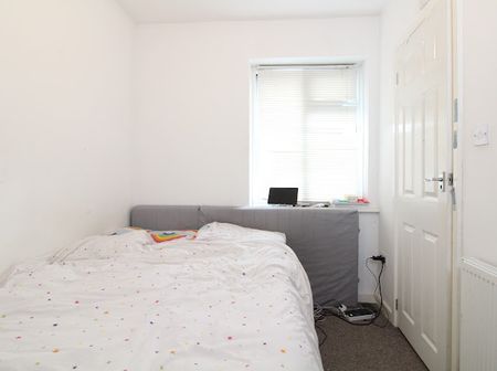 Coventry Road, Southampton - Photo 2