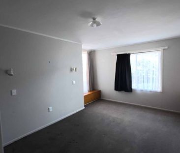 Large Family Home - Photo 1