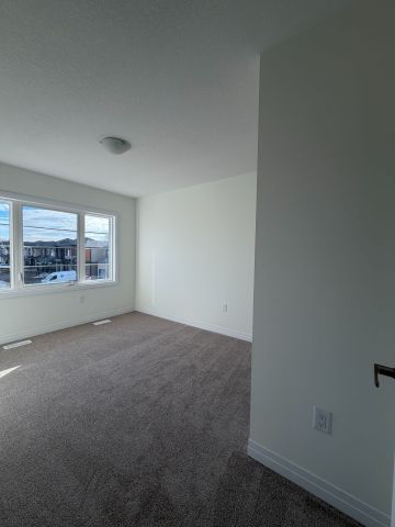 For Lease - 131 Gillespie Drive, Brantford, Ontario - Photo 2