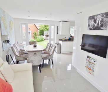 4 bedroom detached house to rent - Photo 5