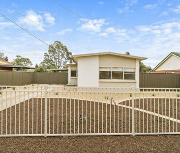 Spacious Family Home in a Convenient Location - Photo 4