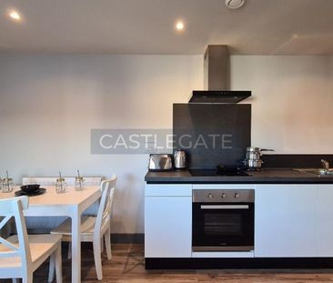 1 bedroom in a flat share to rent - Photo 3