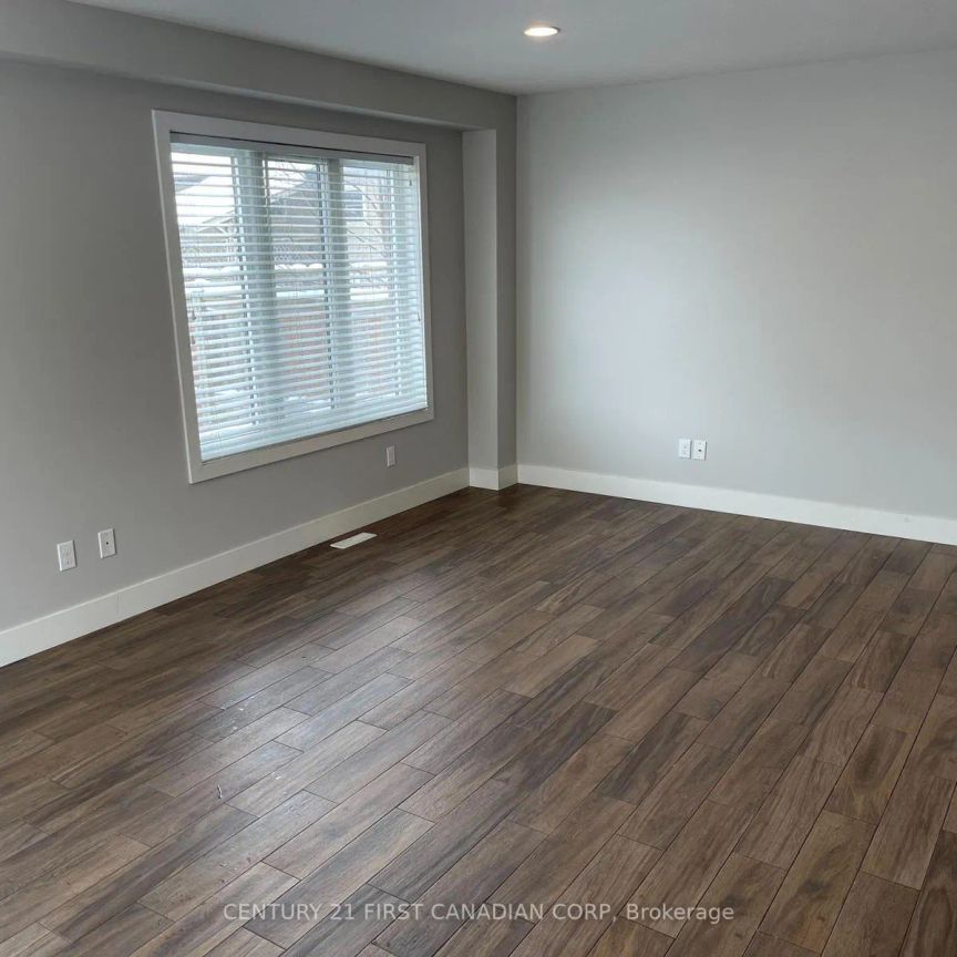 101 MIDDLESEX DRIVE - Photo 1