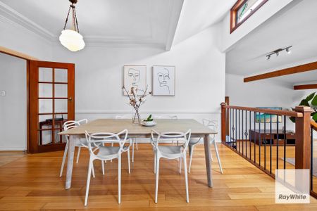 Charming Classical Family Home - Photo 5