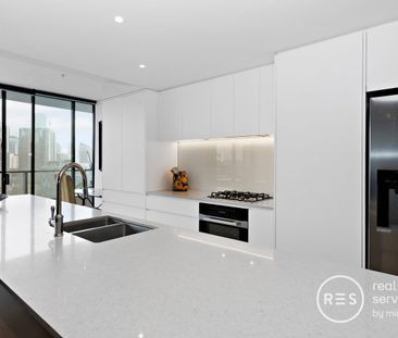 Spacious & Light-Filled Unfurnished Apartment - Photo 3