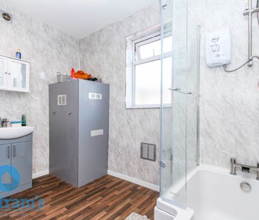 4 bed Semi-Detached House for Rent - Photo 6