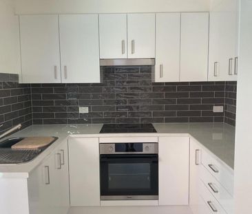 Ideal 2 Bedroom Cottage with New Kitchen & Bathroom - Photo 6