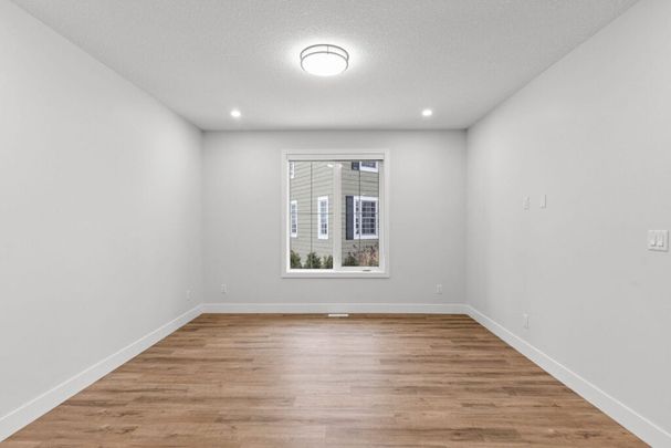 Edmonton Unfurnished townhouse Rental in Parkallen - Stunning and Modern Main 3-bed in Parkallen With Huge Pantry! - Photo 1