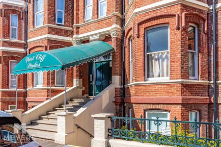 Studio to rent - Photo 2