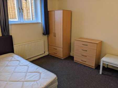 3 bedroom terraced house to rent - Photo 4