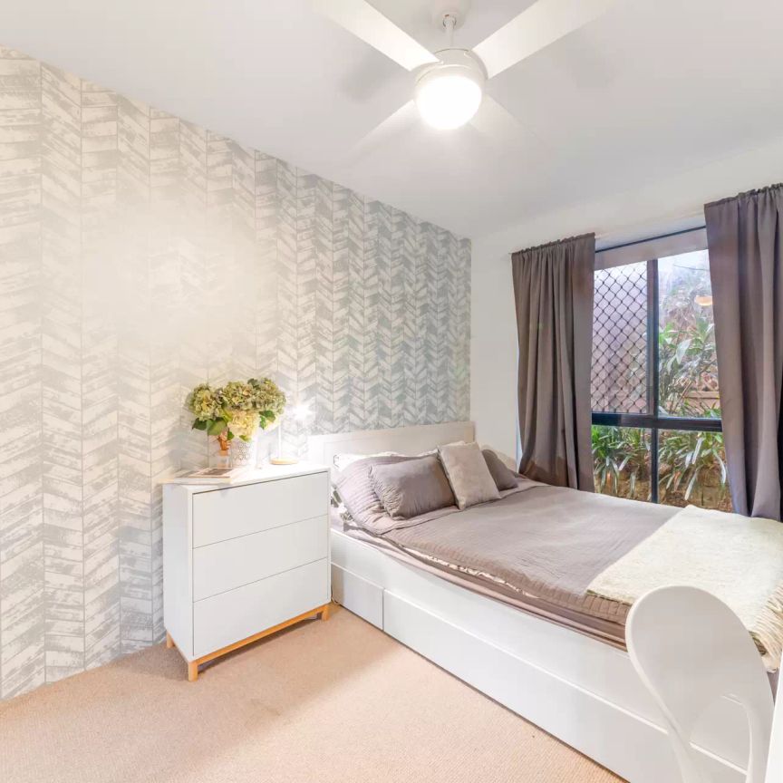 SPACIOUS 2 BEDROOM MODERN RETREAT WITH HUGE PRIVATE COURTYARD + PARKING! - Photo 1