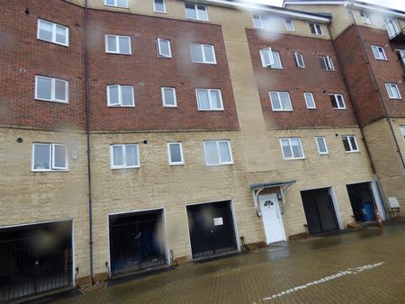 2 bed apartment to rent in Chillingham Road, Newcastle Upon Tyne - Photo 3