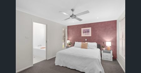 Charming Home Moments to the Beach - Photo 3