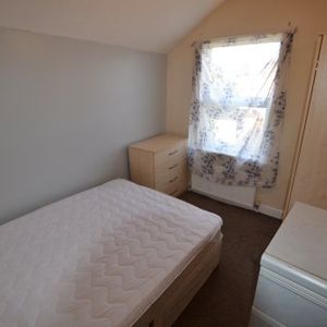 Double room available now - Kitchener Road, Ipswich, Suffolk, IP1 - Photo 3