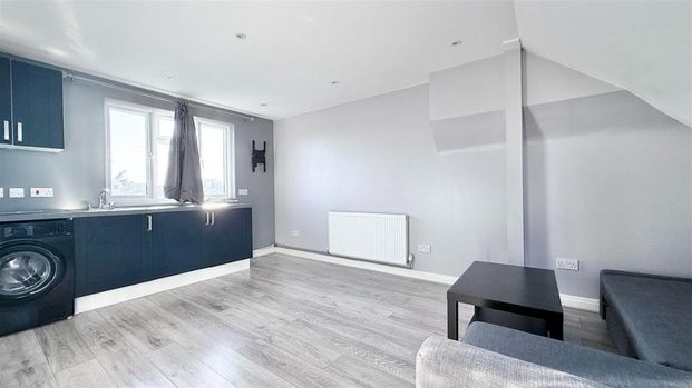 3 bedroom apartment to rent - Photo 1