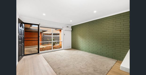 A Low-Maintenance Gem in the Heart of Herne Hill - Photo 1