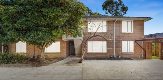 2-Bedroom Ground Floor Flat in Prime Dandenong Location - Photo 2