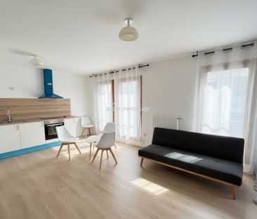 Location - appartement - 61.49 m² - 3 Pièces - Photo 2