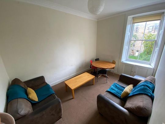 4 bedroom flat to rent - Photo 1