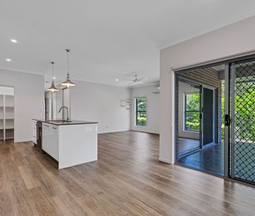 Modern 3 Bedroom Home in Peaceful Palmwoods Location - Photo 3