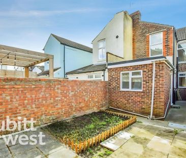 3 bedroom terraced house to rent - Photo 6