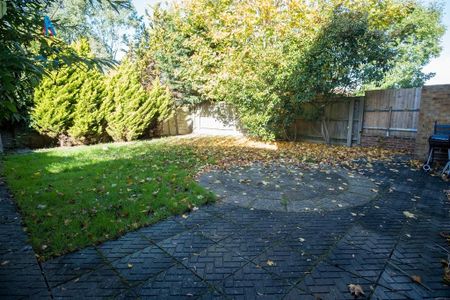 5 bedroom detached house to rent - Photo 4