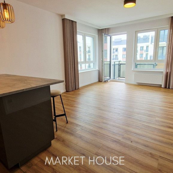 Dwa pokoje z 2 miejscami postojowymi i balkonem - Фото 1