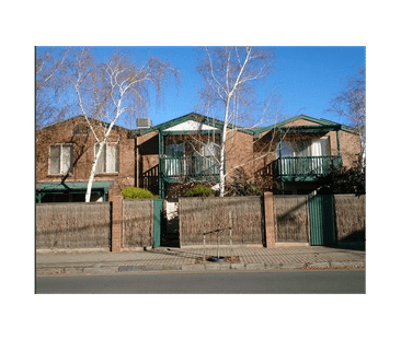 Spacious Townhouse in sought after location - Photo 3