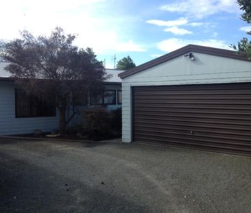 Tidy 3-Bedroom House - Photo 6