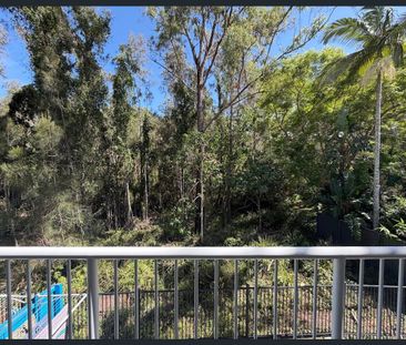 Discover the perfect blend of comfort and convenience with this tow... - Photo 3