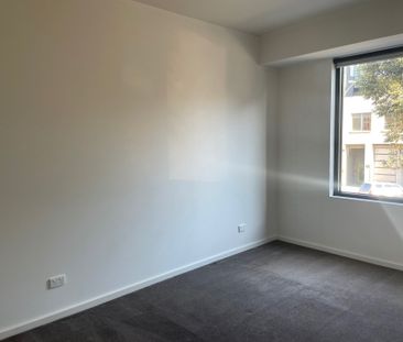 Stylish One Bedroom Plus Study/Multi Purpose Room In An Unbeatable ... - Photo 3