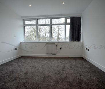 1 bedroom in a flat share to rent - Photo 3