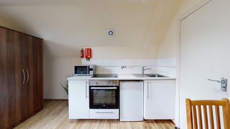 Studio to rent - Photo 2