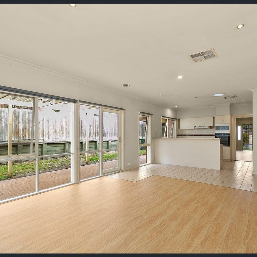 24 Hutchinson Drive, Kew - Photo 1