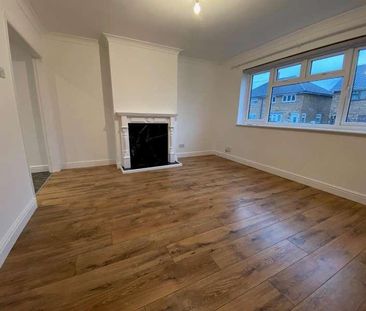 Ruskin Gardens, Harold Hill, Romford, RM3 - Photo 2