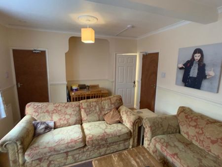 Alcuin Avenue, Tang Hall - P1407 - Photo 3