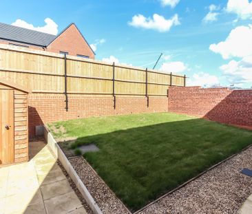 4 bedroom detached house to rent - Photo 2