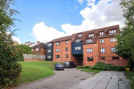 Kavanaghs Road, Brentwood, CM14 - Photo 2